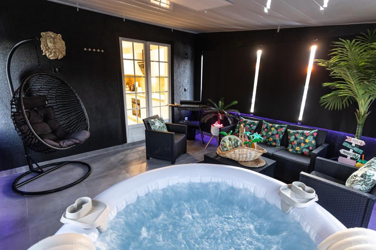 Dynasty Home Spa Appartement 100M2 Jacuzzi Terrasse 홀츠하임 외부 사진